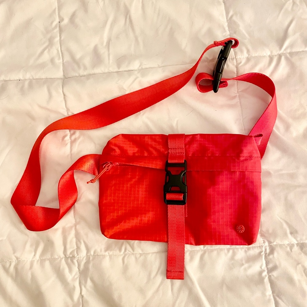 Athleta red fanny pack